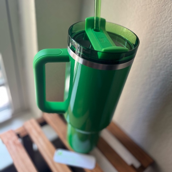 2025 Starbucks Stanley Green Insulated Cold To Go Cup with Handle - Picture 3 of 6